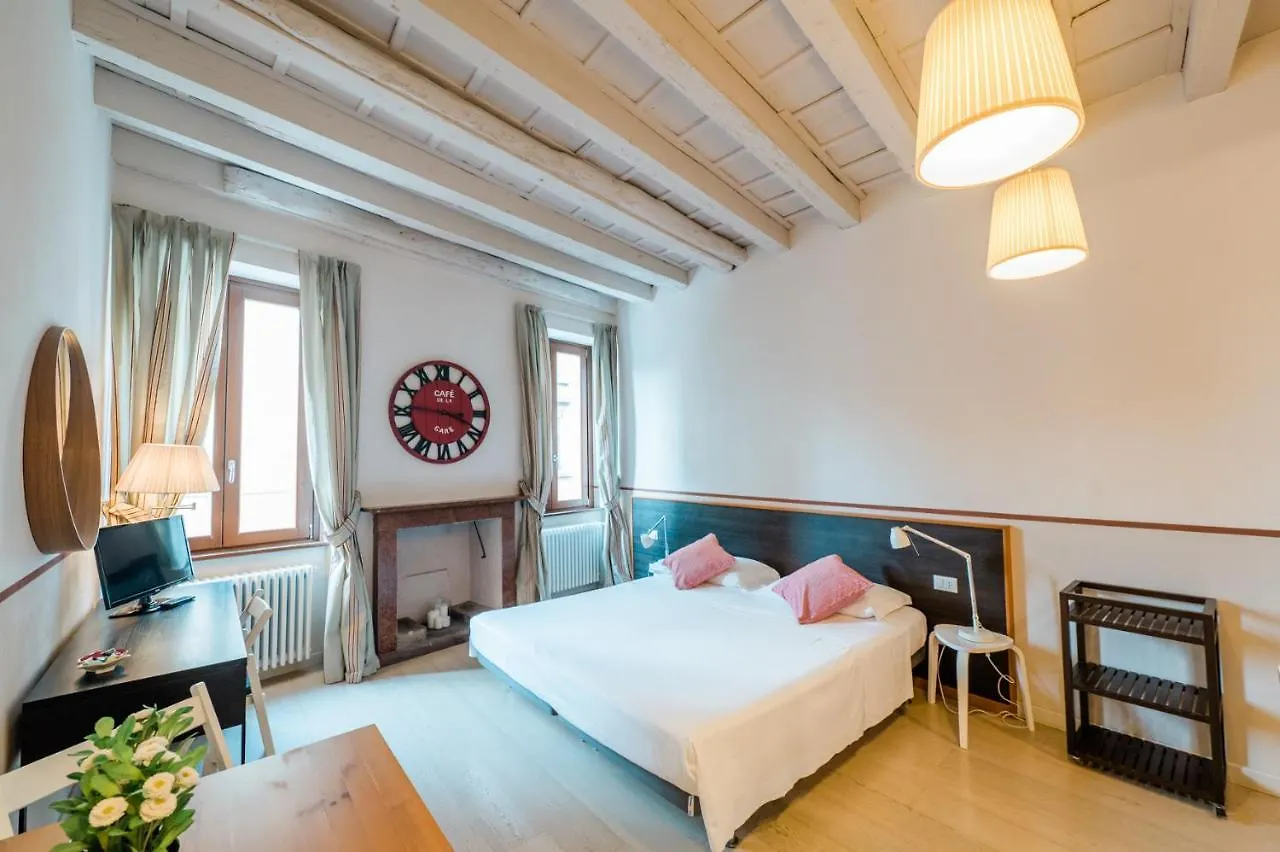 Art Street Studio Apartment Bergamo 0*,